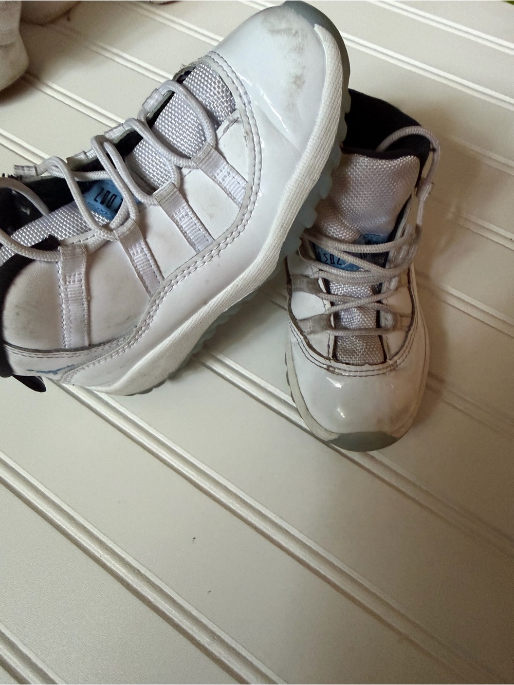 Jordan Kids White and Grey High-Top Sneakers - Picture 3 of 6